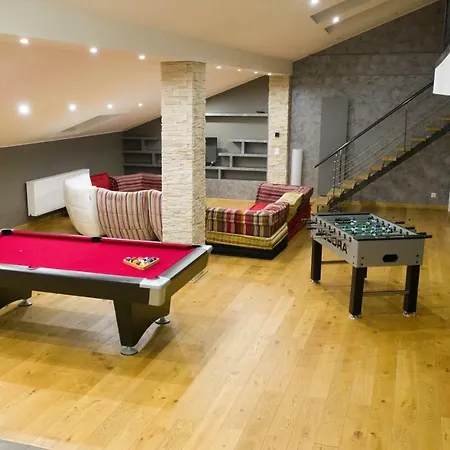 Lovely Private In A Loft Foetz